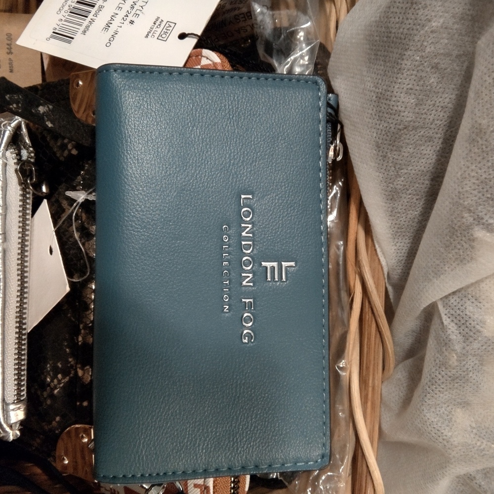 London Fog Wristlet with wallet